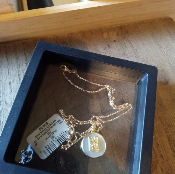 18k gp Mother of Pearl necklace‎ letter N - Picture 1 of 8